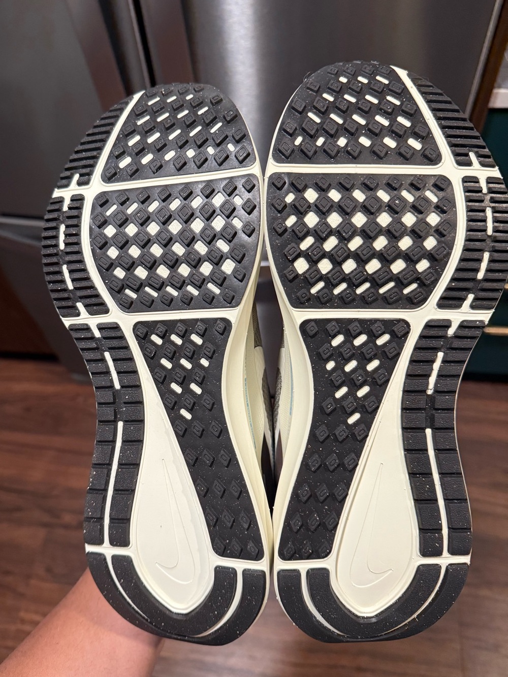 Nike Structure 25. Size 11. - Picture 4 of 5